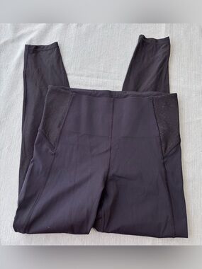 Athleta Black Stay Fly Reflective High-Rise 7/8 Active Leggings Side Panels S